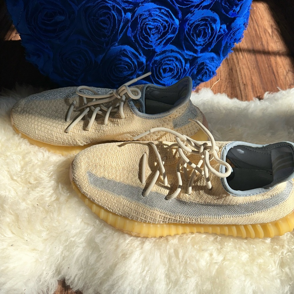 - [ ] Adidas Yeezy Boost 350 V2 'Linen' size 11  Men authentic